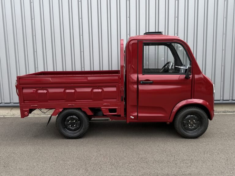 Cargo Worker Rot Seite