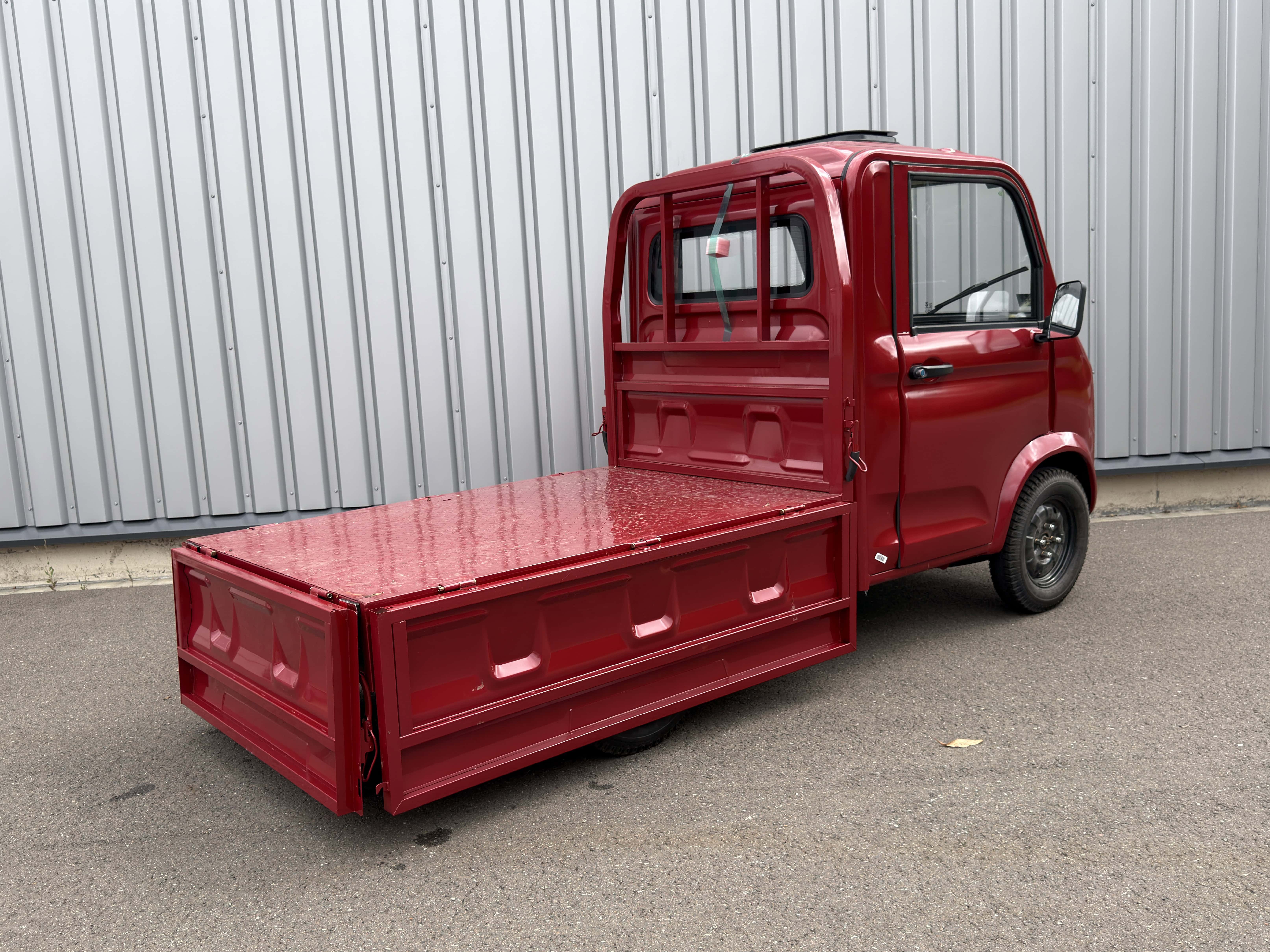 Cargo Worker Rot hinten offen2